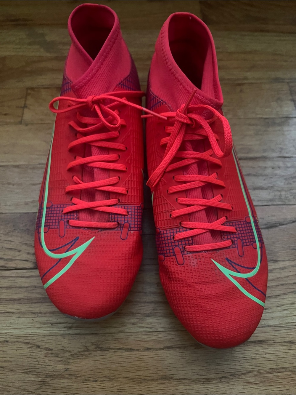 Nike Red Soccer Cleats with Neon Green Accents - Picture 4 of 6